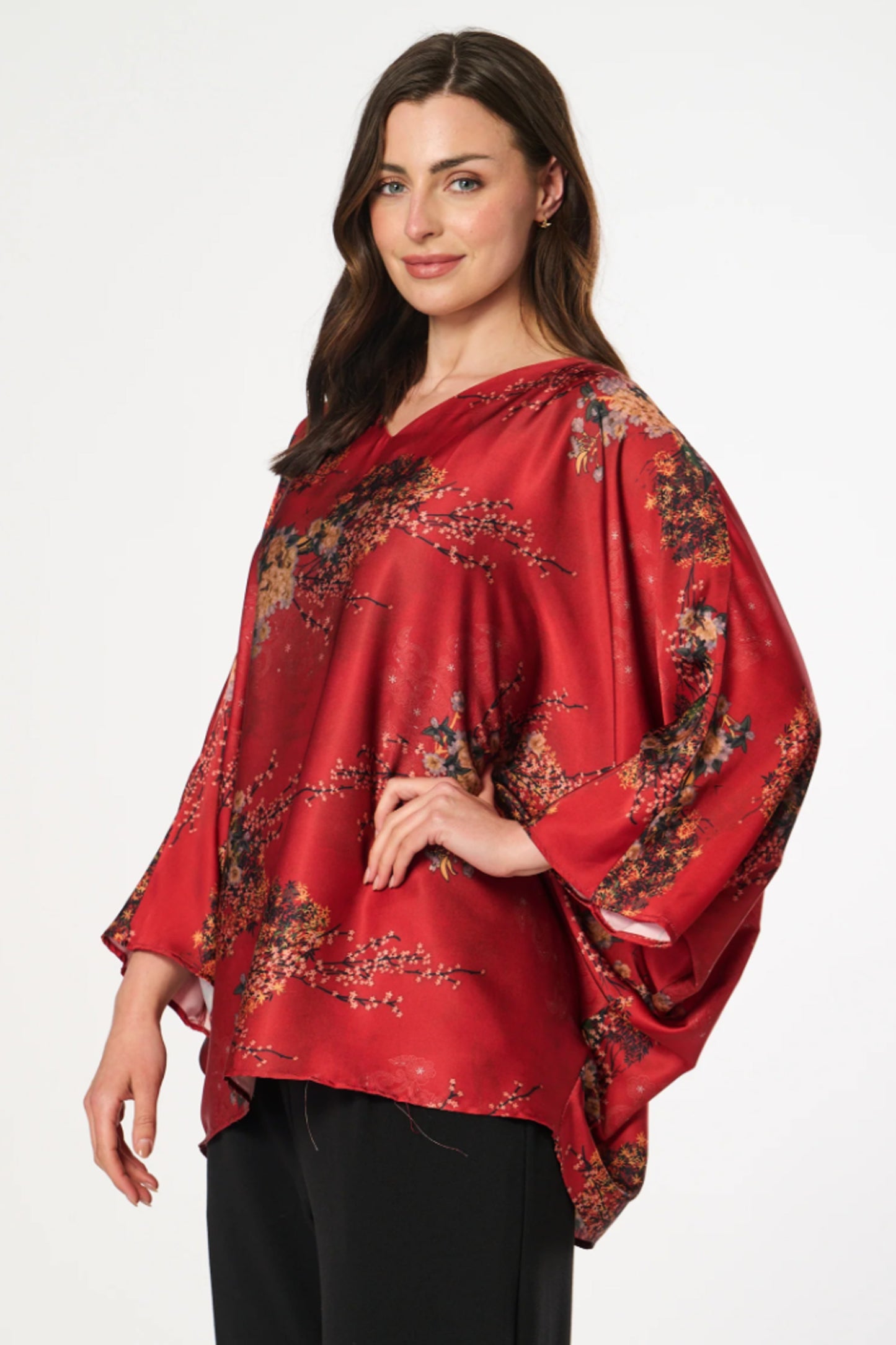 Satin Style Batwing One-Size Top with Oriental Print