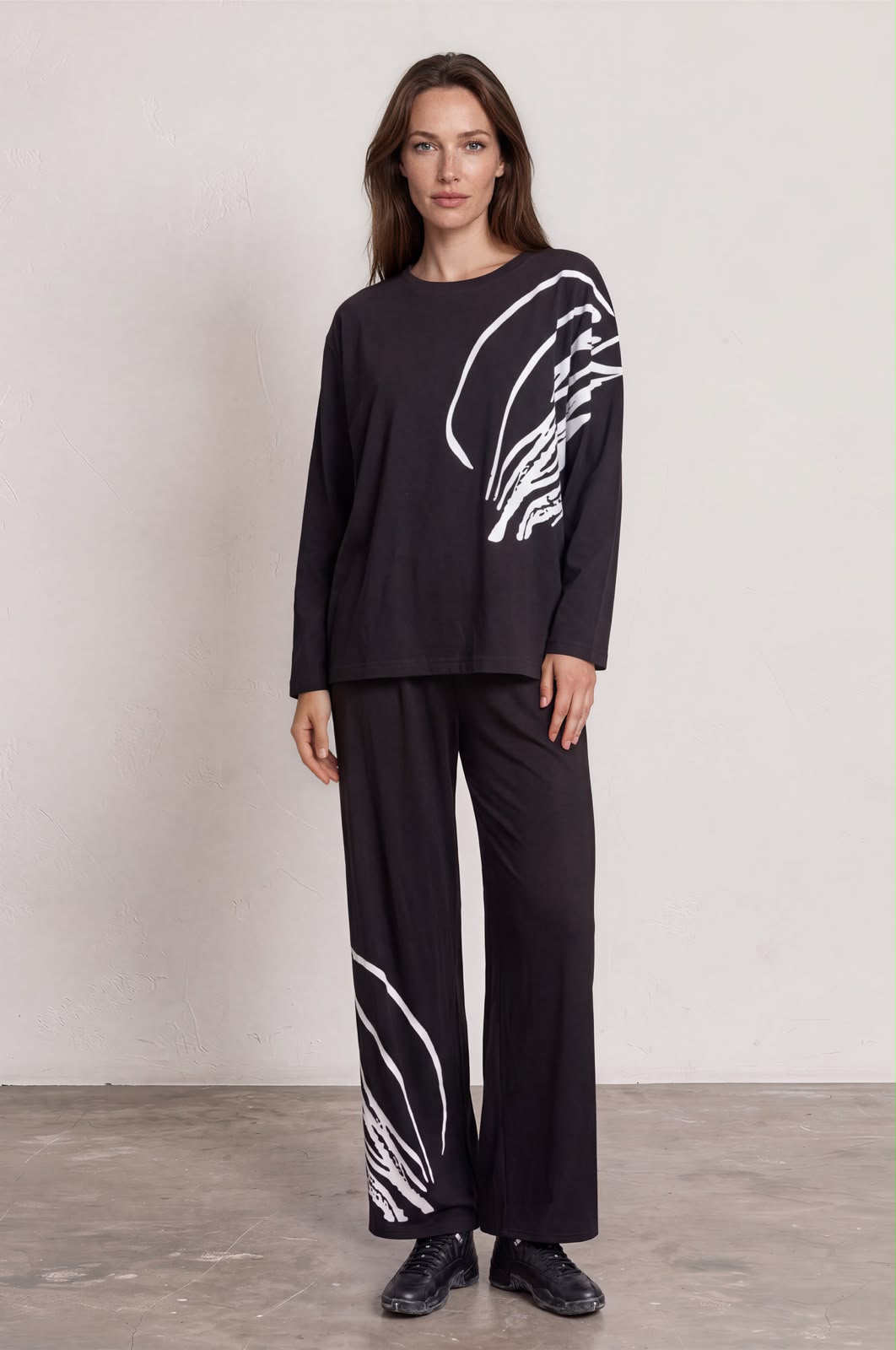 Abstract Graphic Print Long Sleeve Top