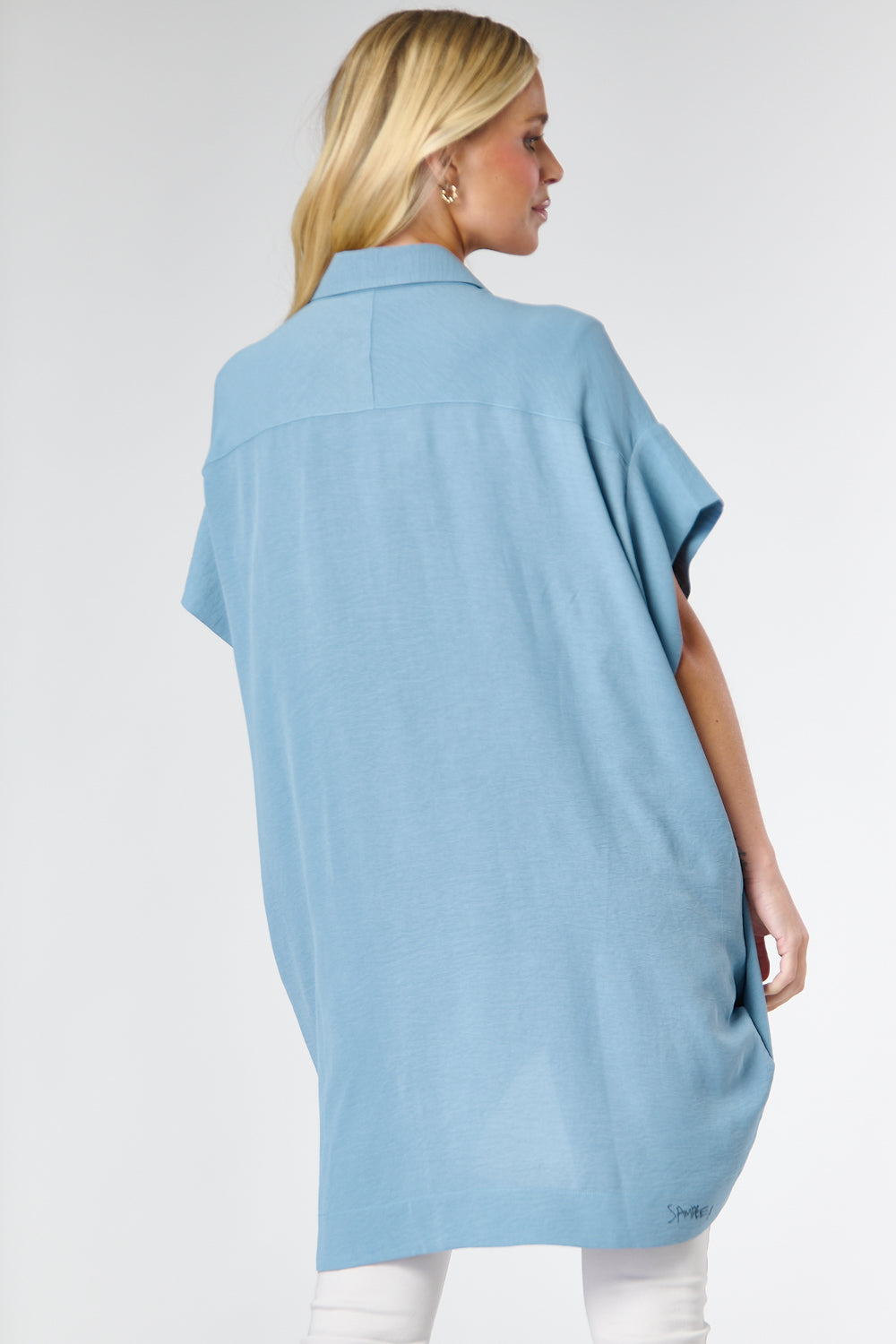 7562-A Oversized tunic with deep cuffs and dip back (Wholesale Pack Of 7) Pre-Order